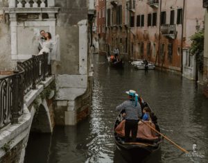 Wenecja to idealne miejsce na sesje ślubną za granica.